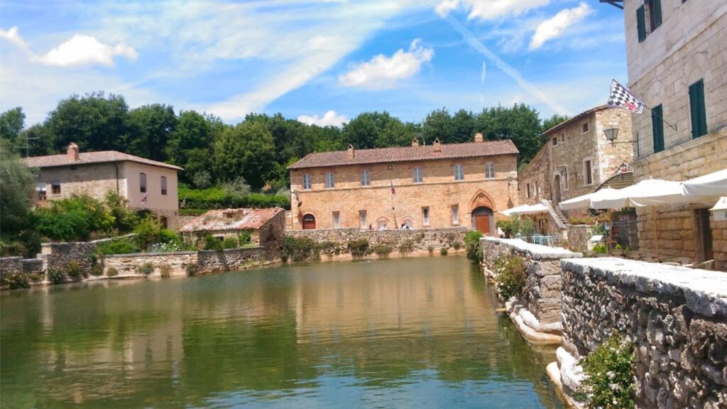Vasca termale di Bagno Vignoni in Val d'Orcia