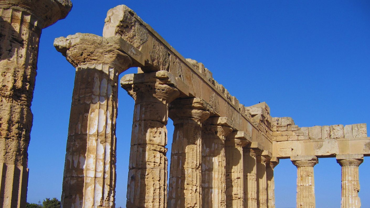 Resti a Selinunte, colonne.