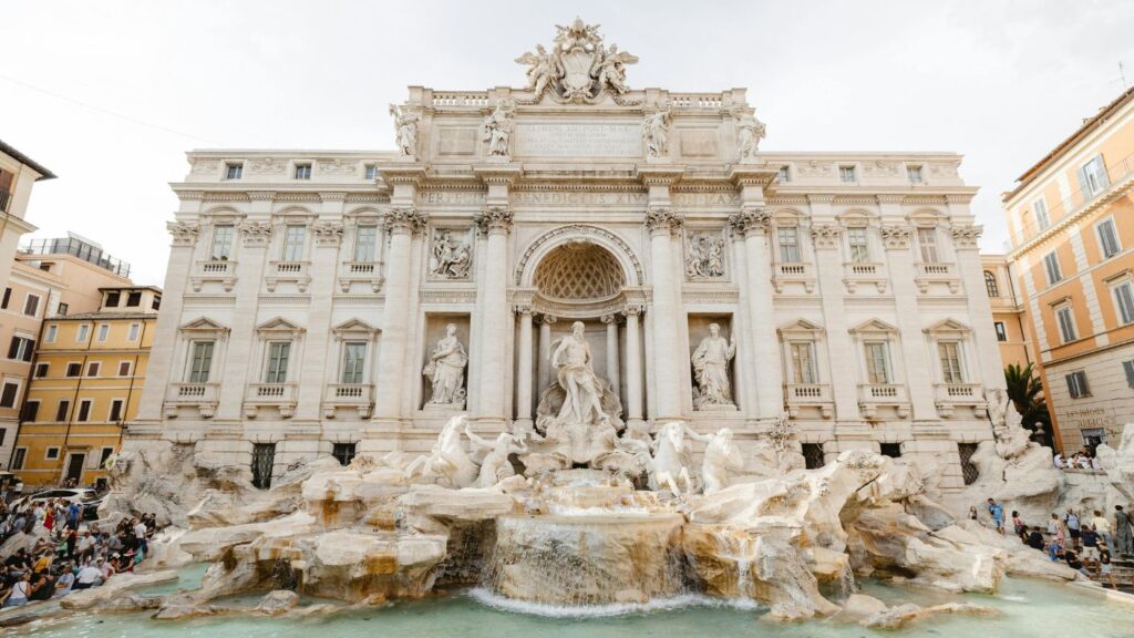Veduta della Fontana di Trevi a Roma