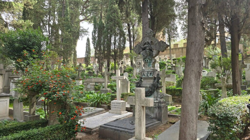 Veduta generale del cimitero acattolico a Roma