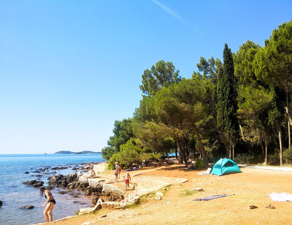 Pineta di Cuvi Beach, a Rovigno, in Croazia.