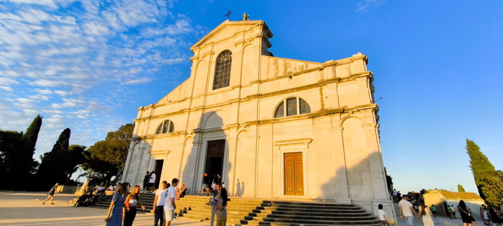 Veduta della chiesa di Santa Eufemia a Rovigno, in Croazia.