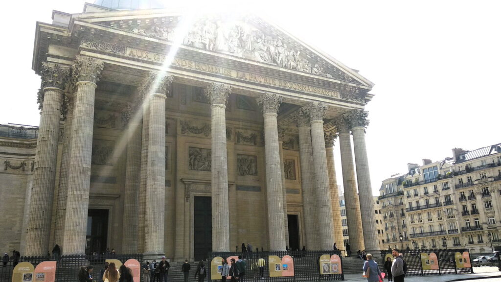 Ingresso del Pantheon di Parigi.