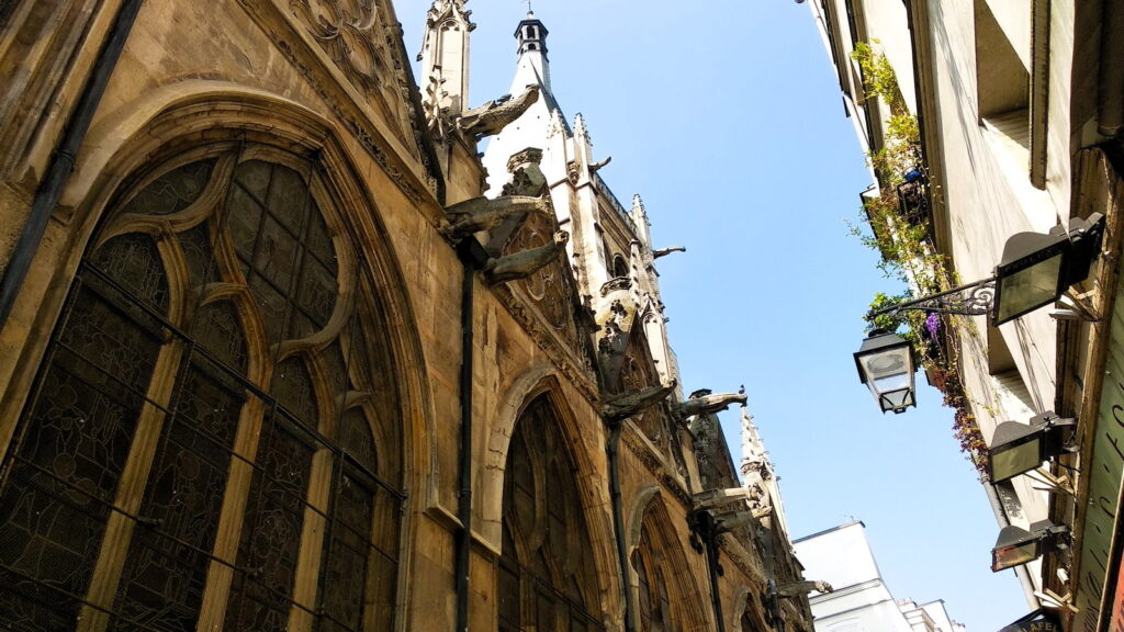 Dettagli della Sainte-Chapelle sull'Île de la Cité a Parigi