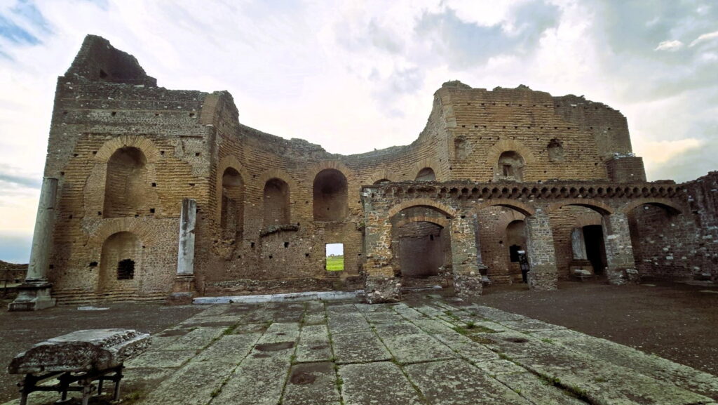 Resti archeologici di Villa dei Quintili su Via Appia Antica a Roma